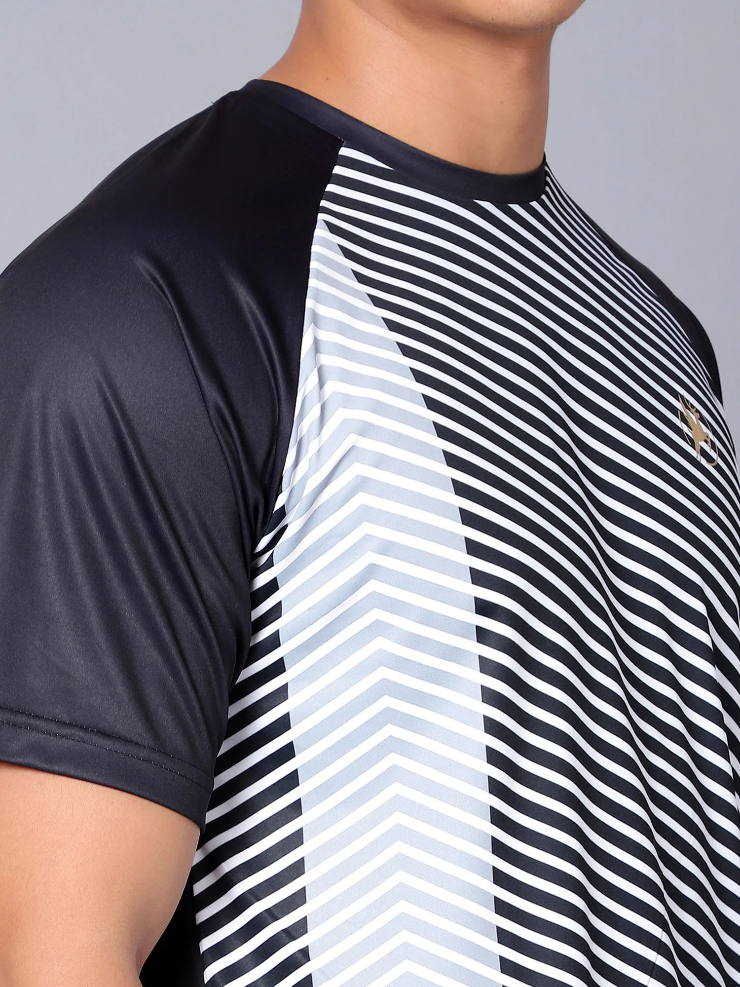 Shiv Naresh printed black and white football jersey