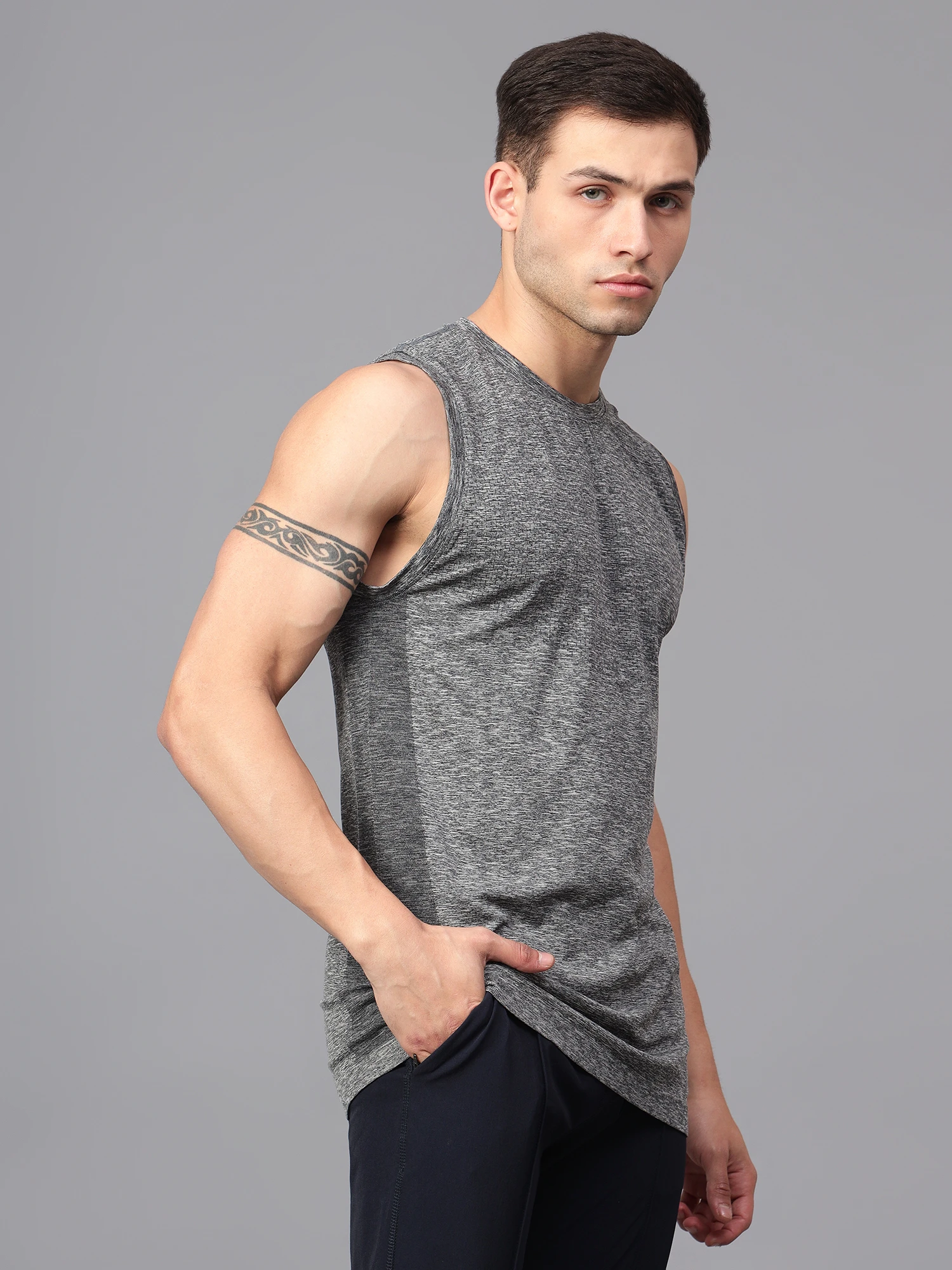 Black seamless training men's vest