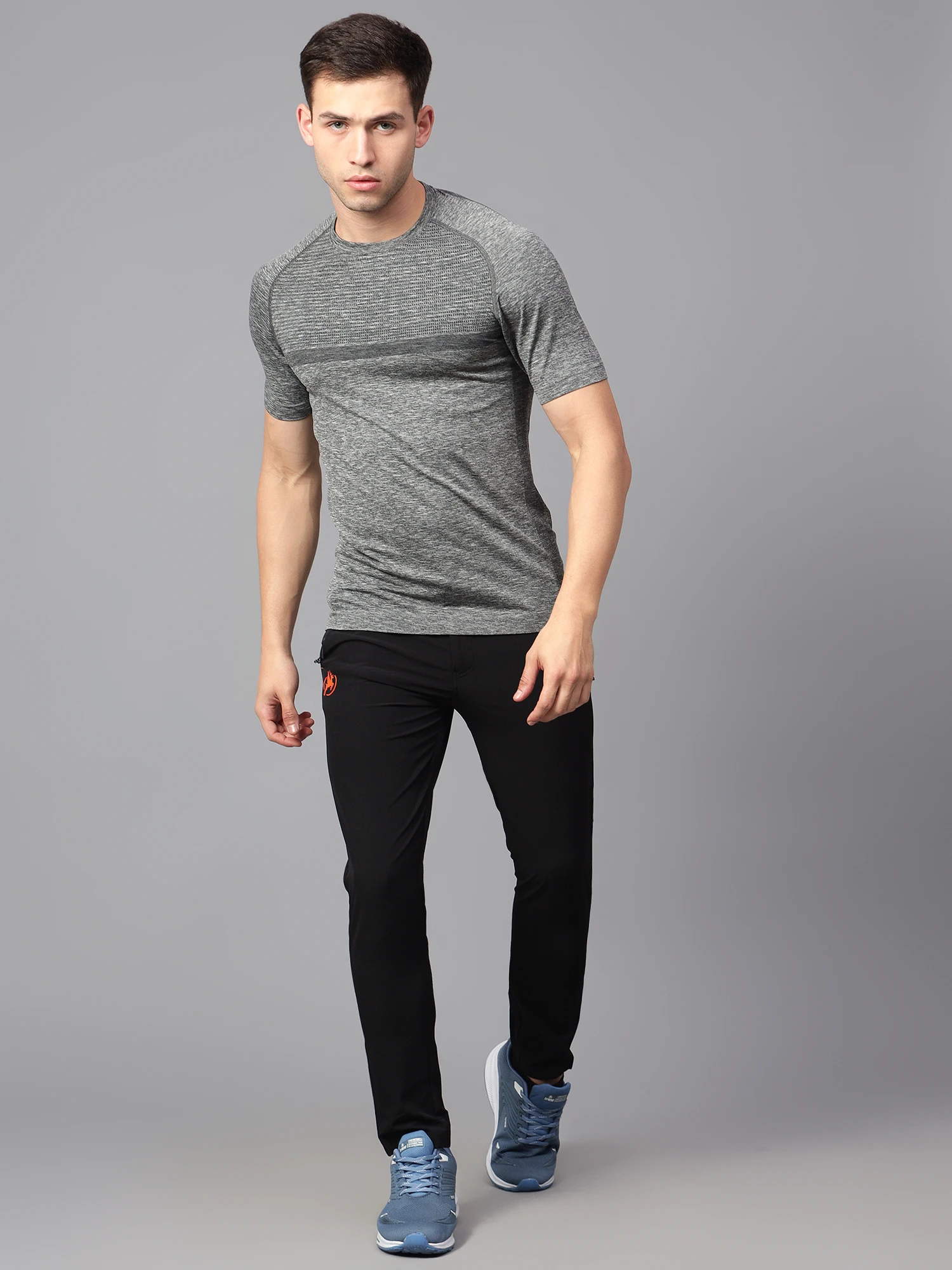Black seamless active stripe gym t-shirt for men