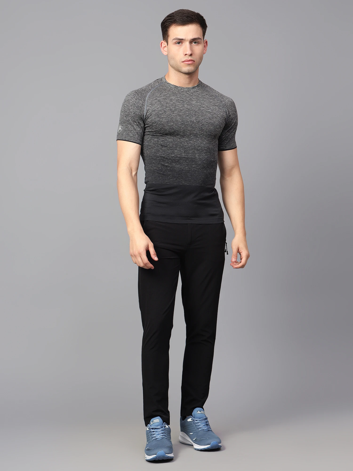 Black seamless elevated gym t-shirt for men