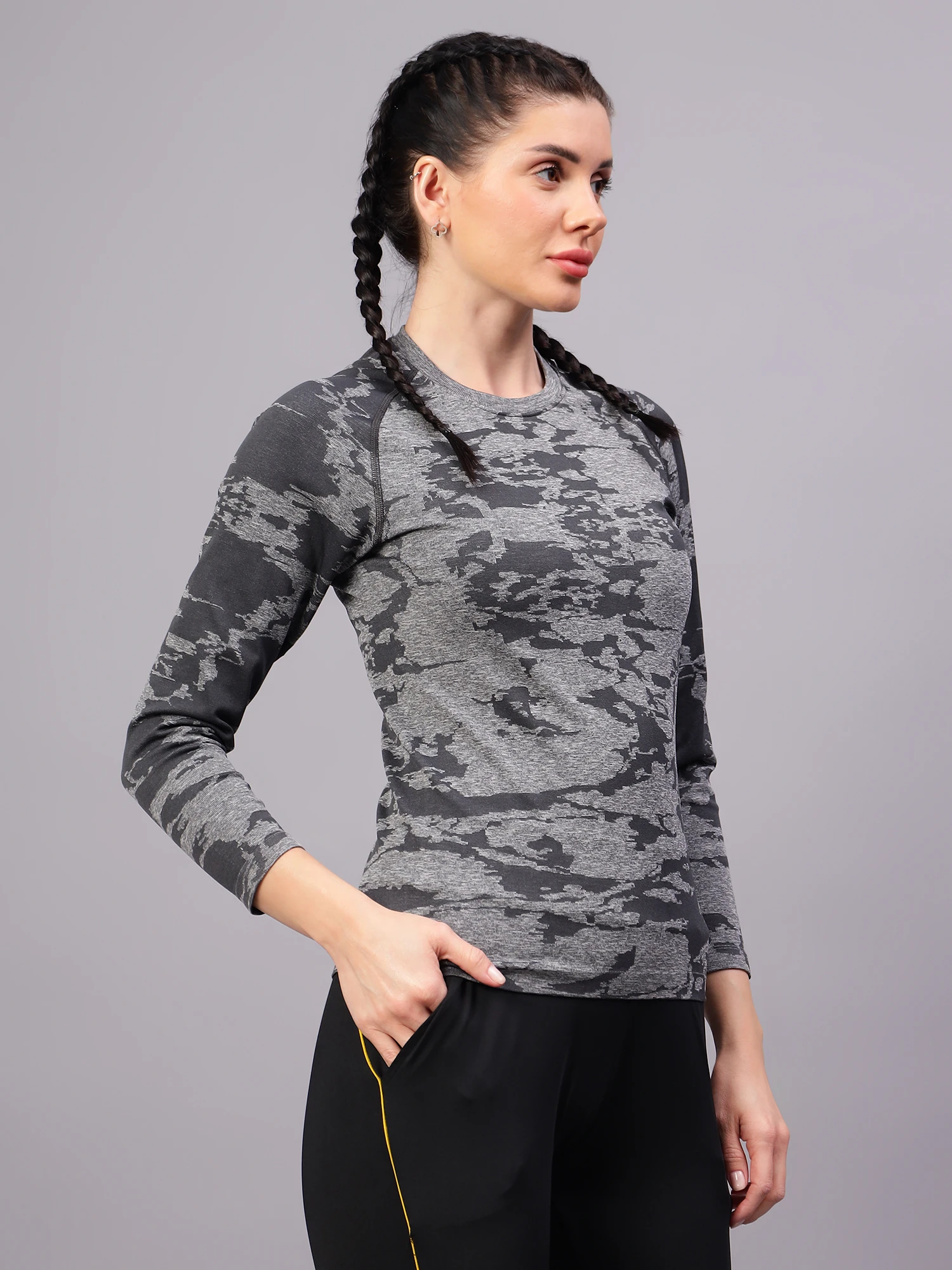 Black seamless gym t-shirt for women by Shiv Naresh