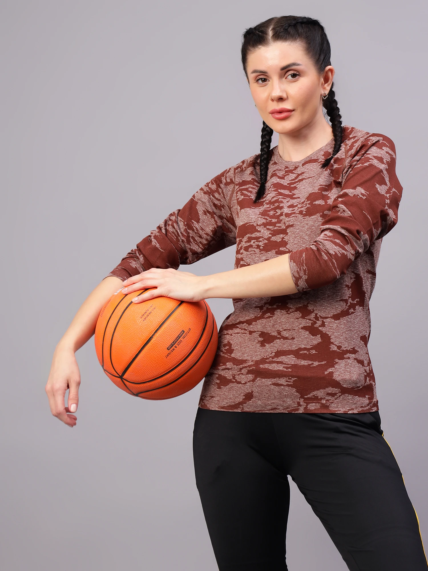 Brown seamless gym t-shirt for women by Shiv Naresh