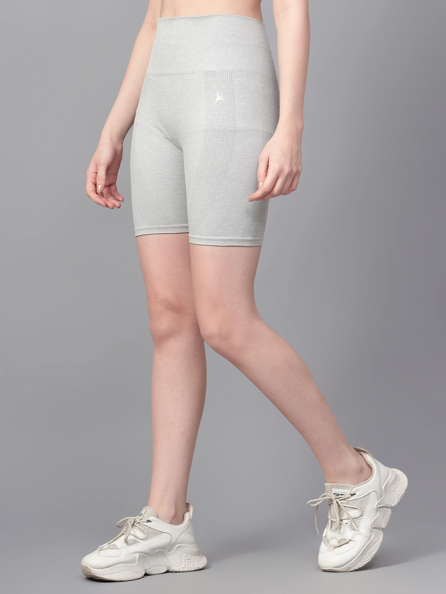 Women’s Seamless Grey Gym Biker Shorts for Fitness