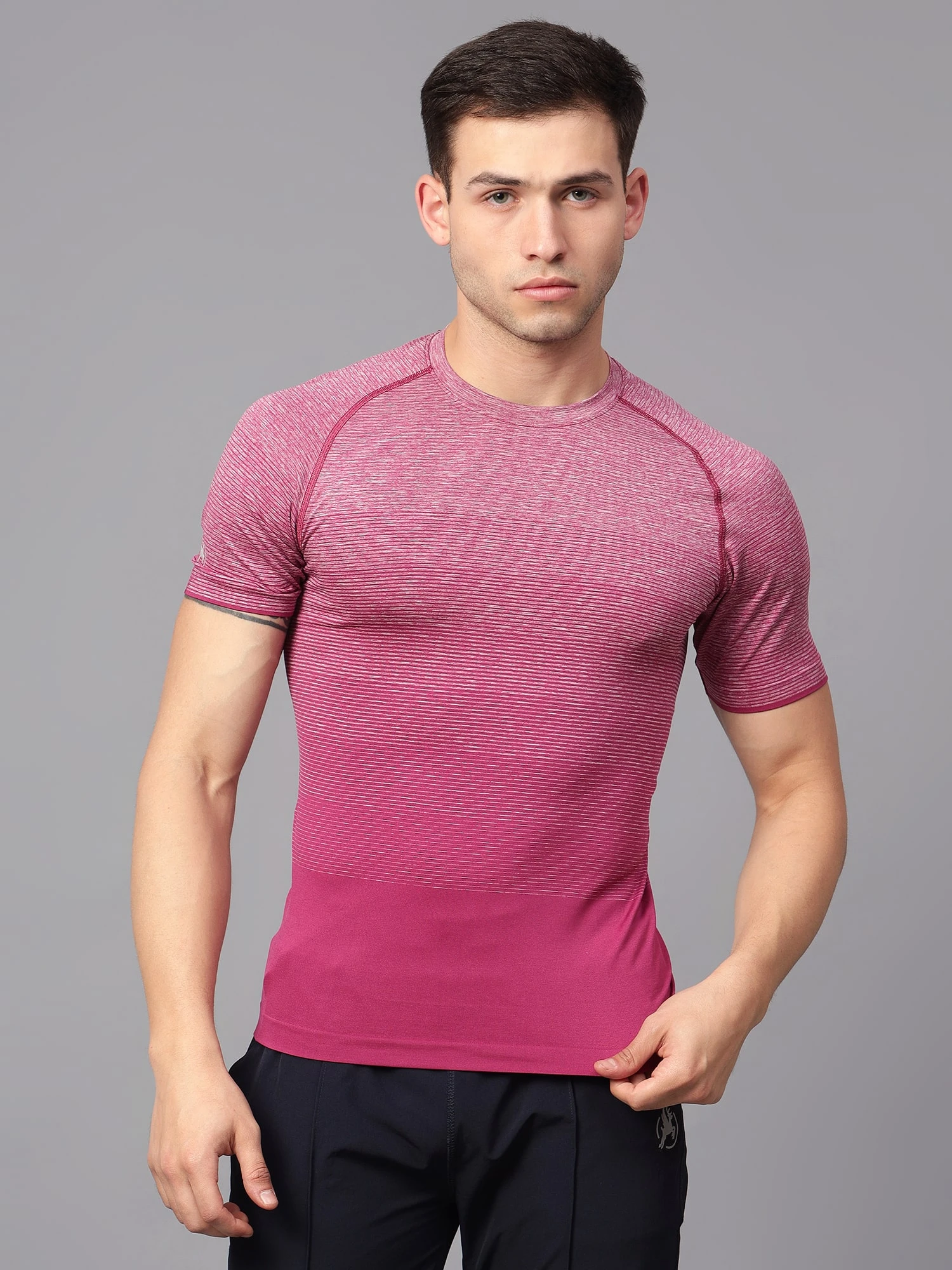 Mehroon seamless elevated gym t-shirt for men