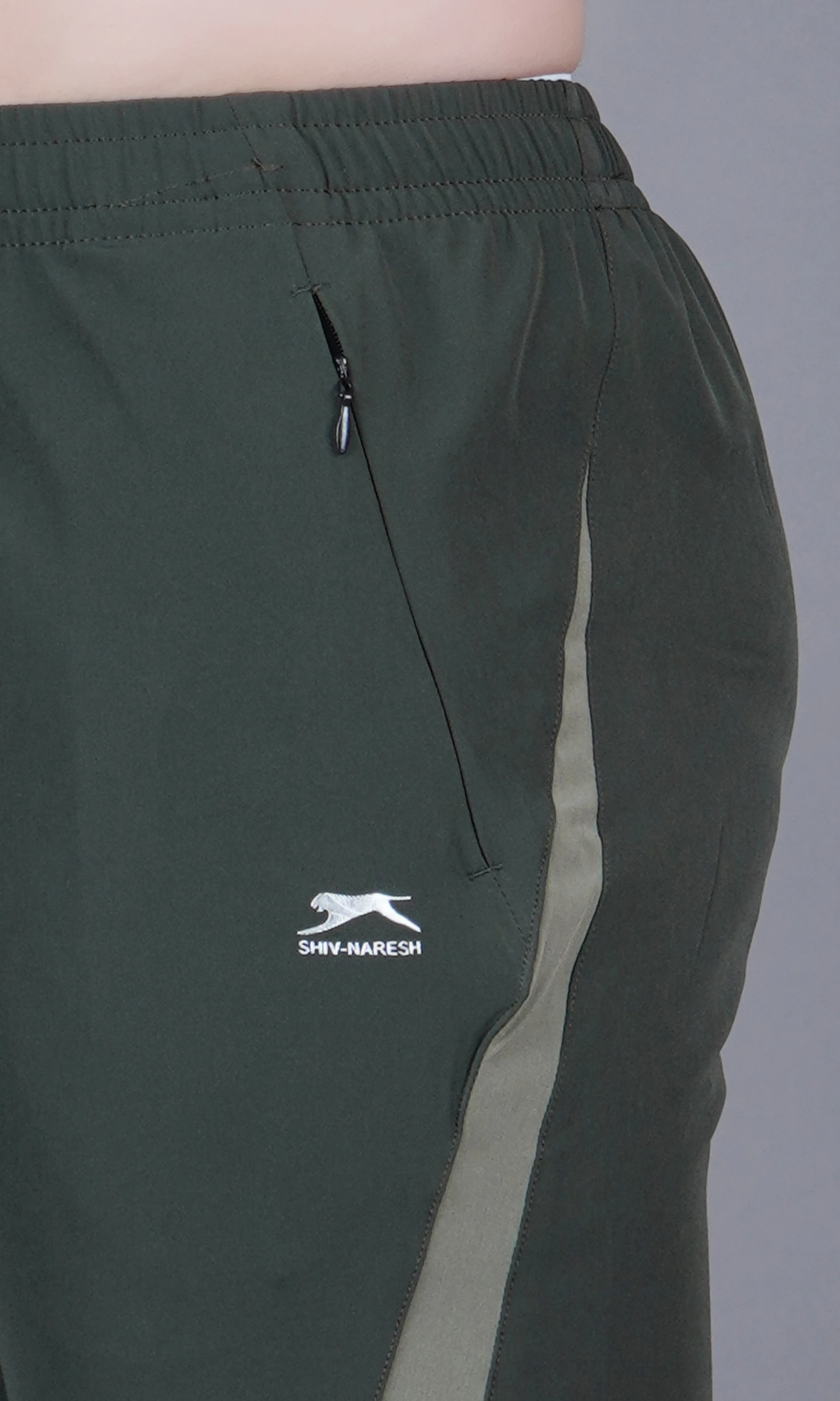 Men's olive green essential training shorts
