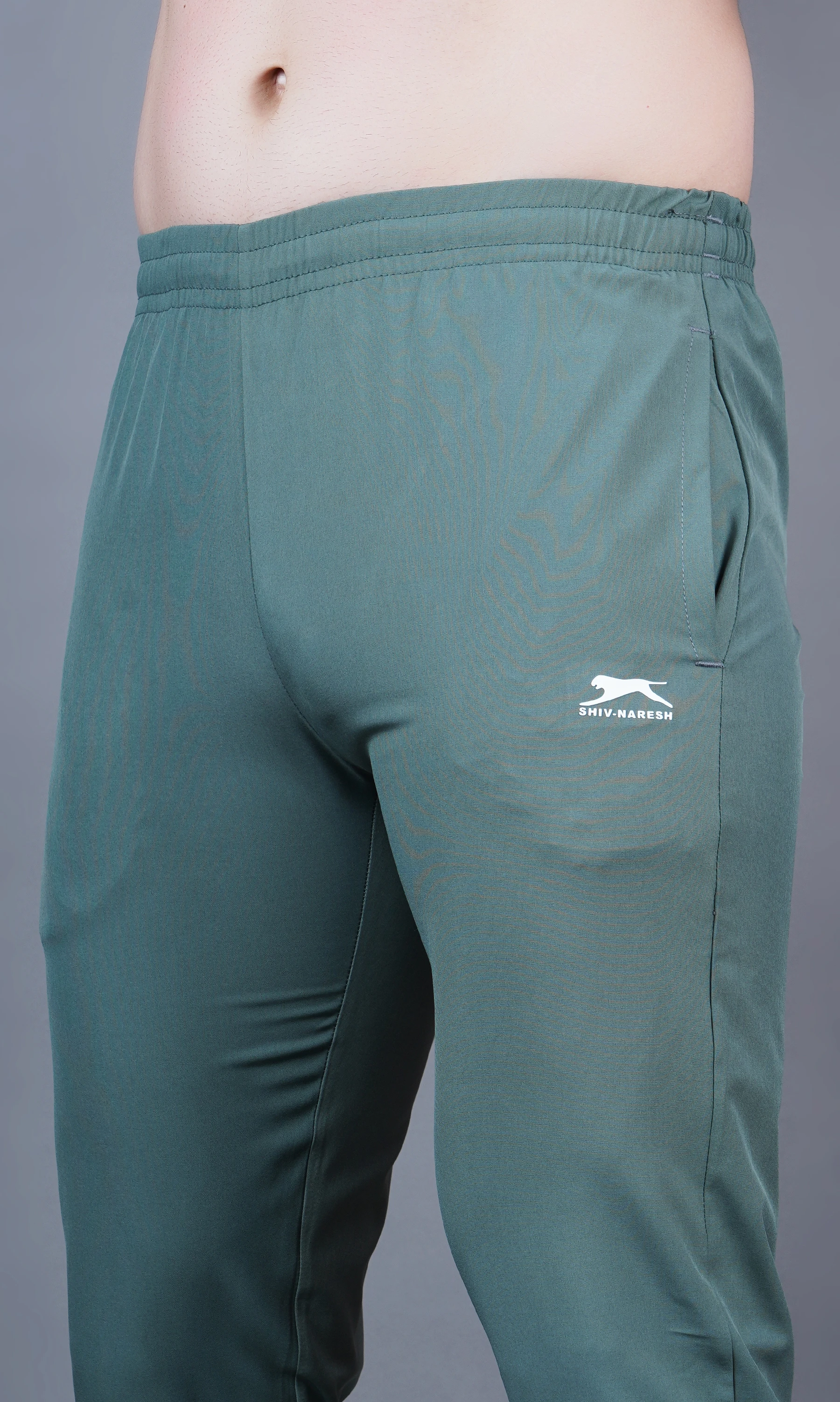 Men's Essential Training Trackpants in Green