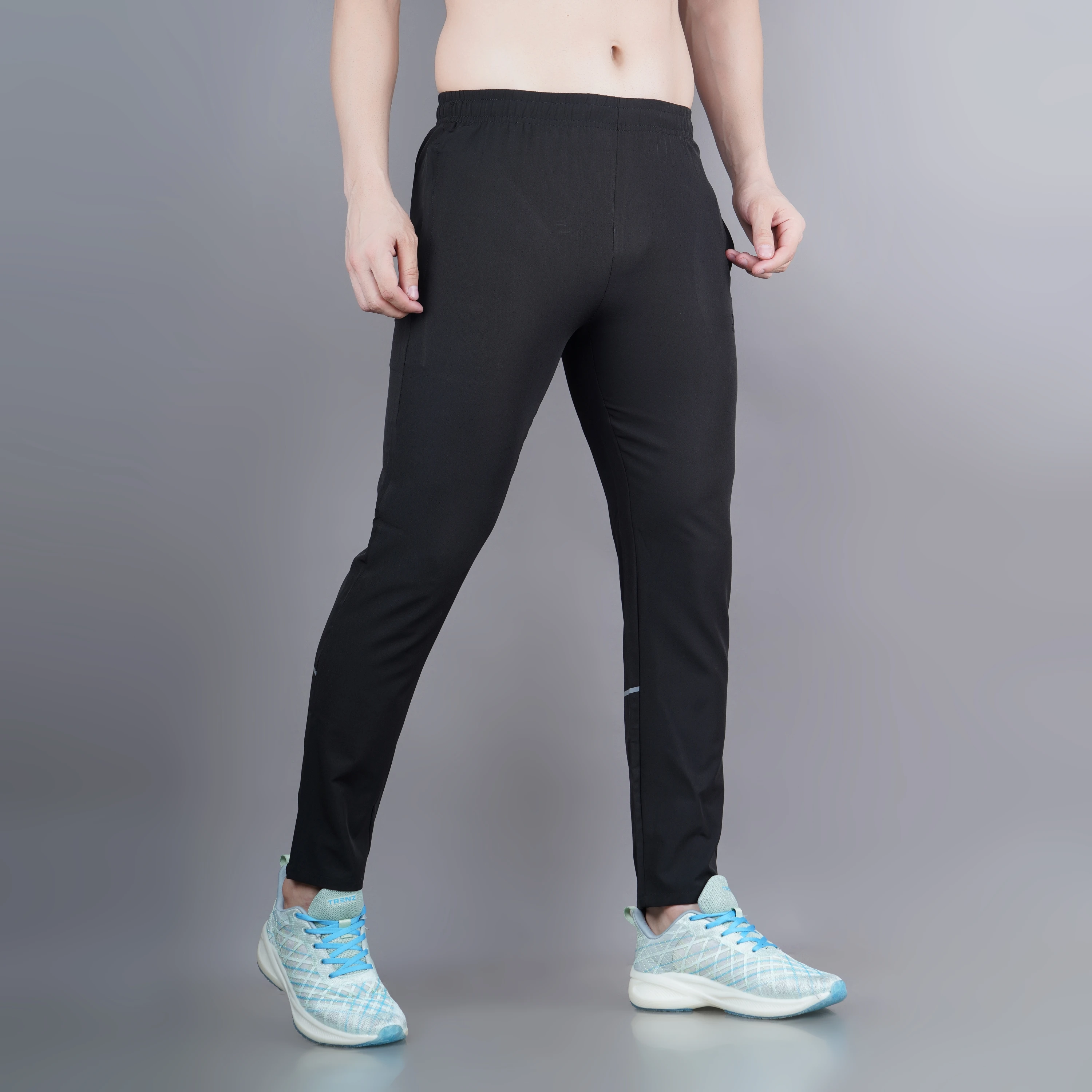 Men's Essential Training Trackpants in Black