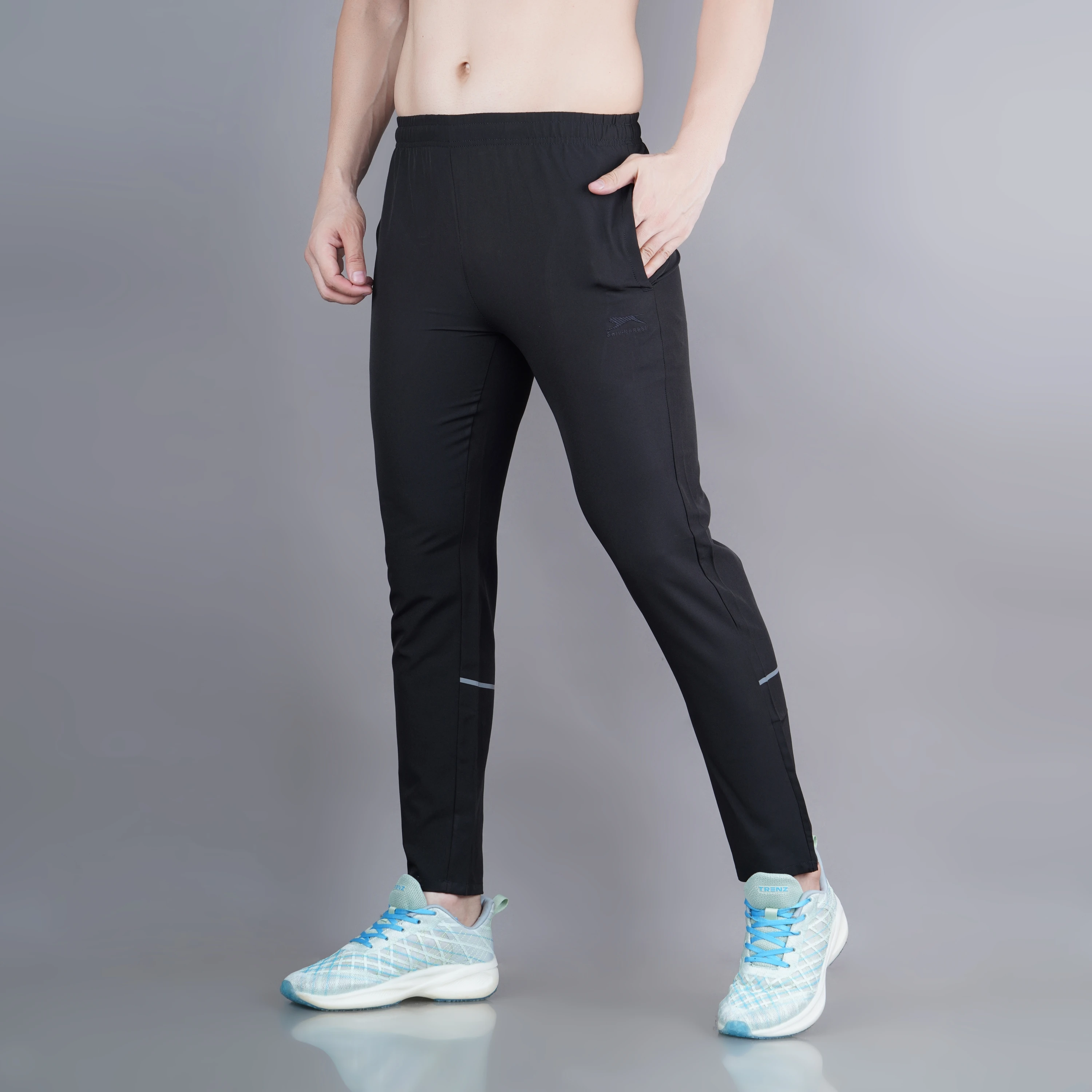 Men's Essential Training Trackpants in Black