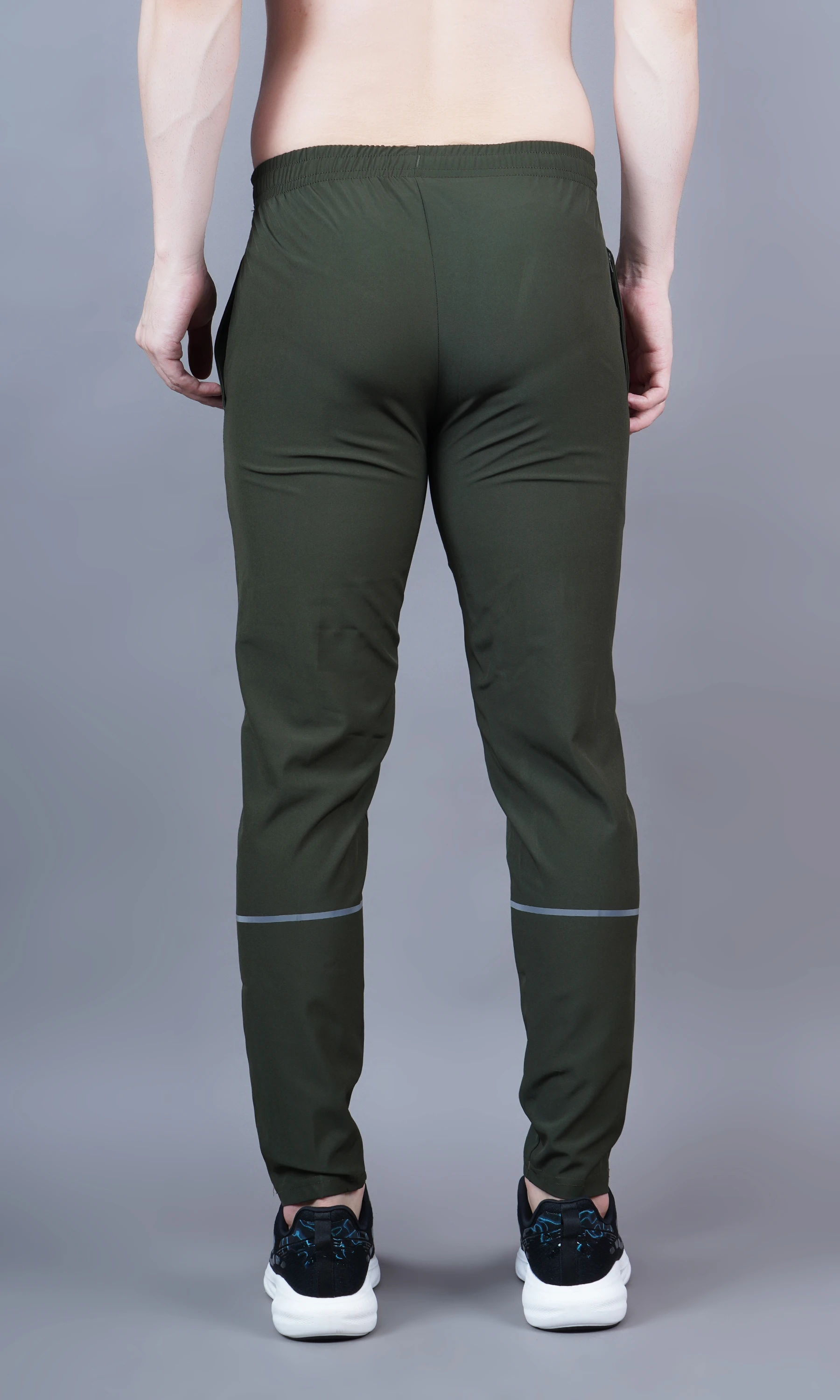 Men's Essential Training Trackpants in Olive Green