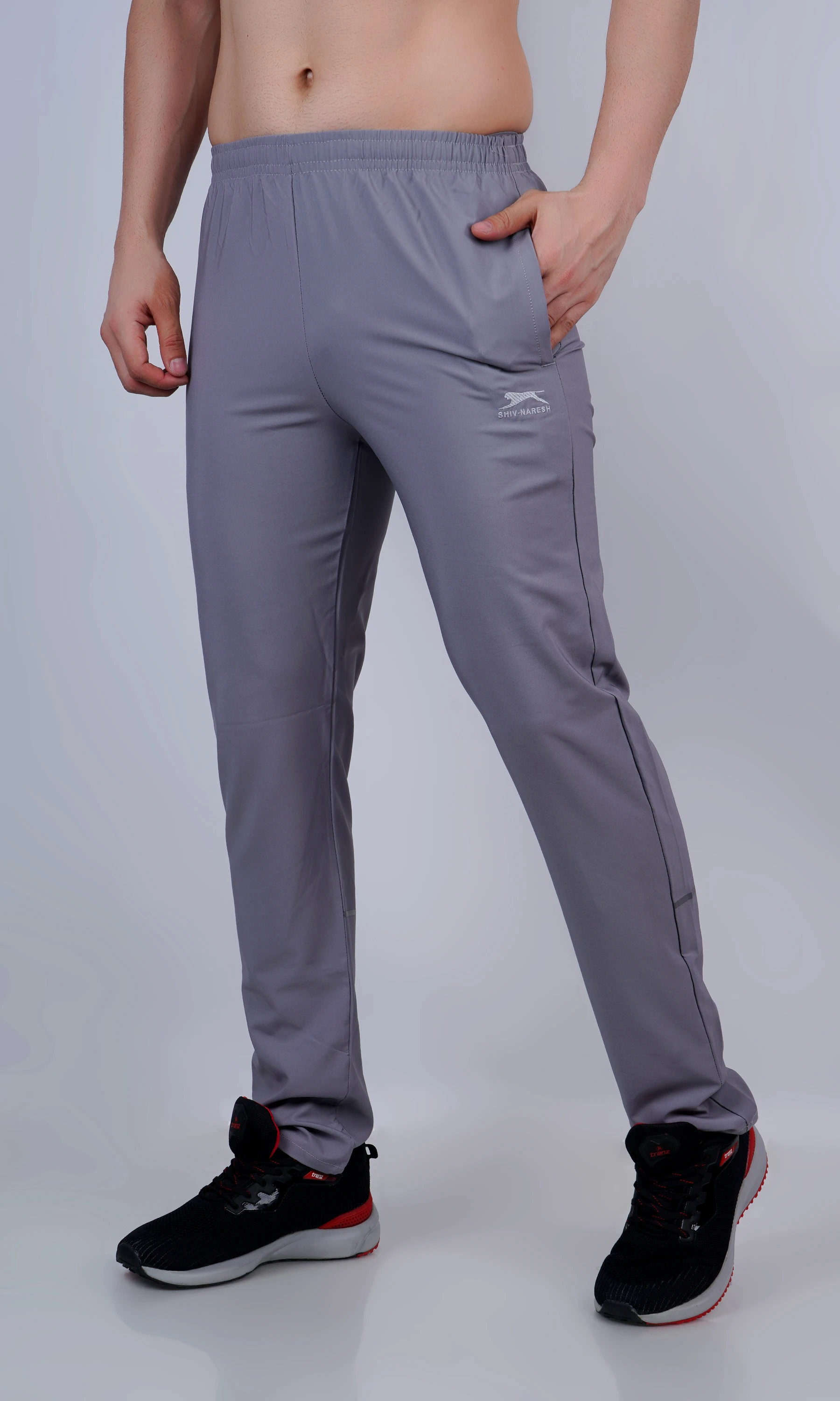 Men's Essential Training Trackpants in Light Grey
